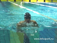 Дмитрий Коморников - победитель на дистанции 100 м брассом