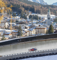 Российский саночник Павел Репилов после двух заездов занимает 16-е место на Олимпиаде 2026 в Италии